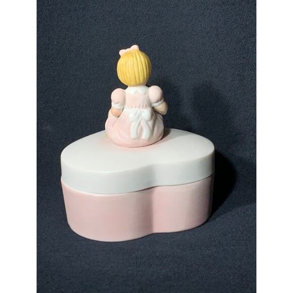 Porcelain Heart Shape Trinket Box with Girl with Cat - Picture 4 of 9